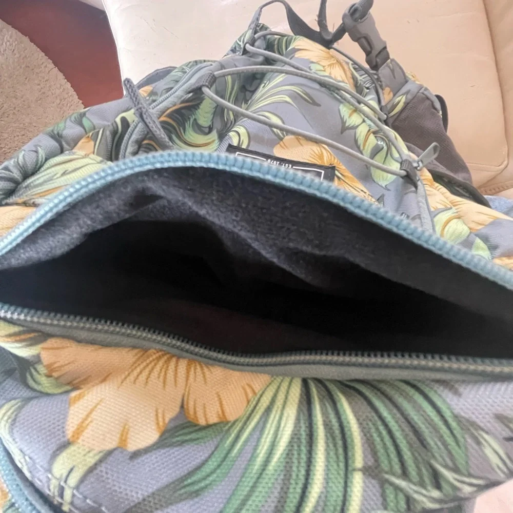Dakine Gray and Yellow Floral Tropical Hibiscus Backpack - Tough and Stunning! - Picture 5 of 13